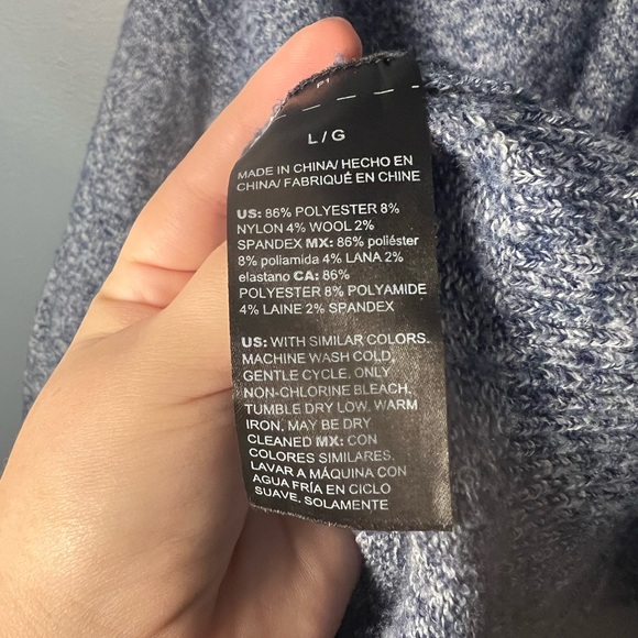 White House Black Market Women’s Heathered V-Neck Sweater - Picture 7 of 7